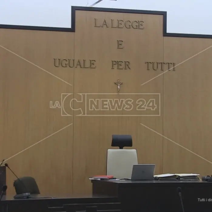 Le mani della ’ndrangheta su rifiuti e centrale a biomasse di Cutro, 20 condanne in abbreviato - NOMI