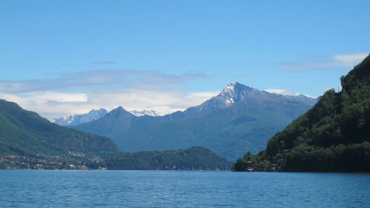 La guerra di ’ndrangheta sfiorata sul lago di Como per i contrasti sulla droga: «Spariamoli a vista, non si devono avvicinare»