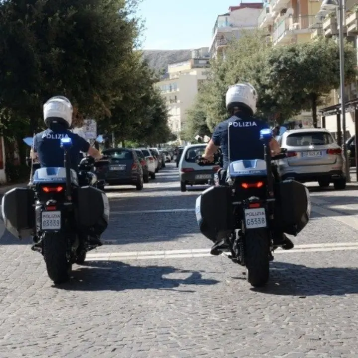 Crotone, controlli alla movida sul lungomare: sanzionati due locali