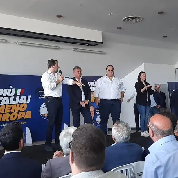 Salvini a Catanzaro: «In Europa andiamo per la pace. Io che mi batto per il Ponte e nuove strade in Calabria ai miei figli lascio la distruzione?»