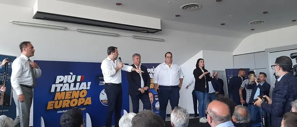 Salvini a Catanzaro: «In Europa andiamo per la pace. Io che mi batto per il Ponte e nuove strade in Calabria ai miei figli lascio la distruzione?»