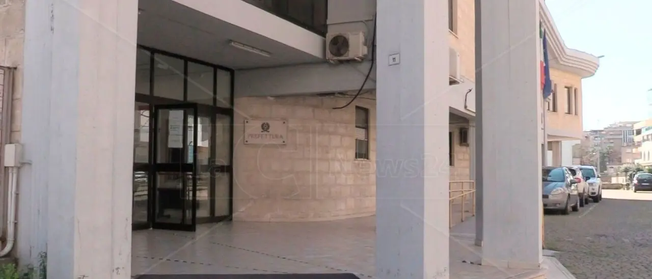 Sciame sismico nel Crotonese, riunione dei sindaci in Prefettura: «Avviata una ricognizione sugli strumenti di protezione civile»