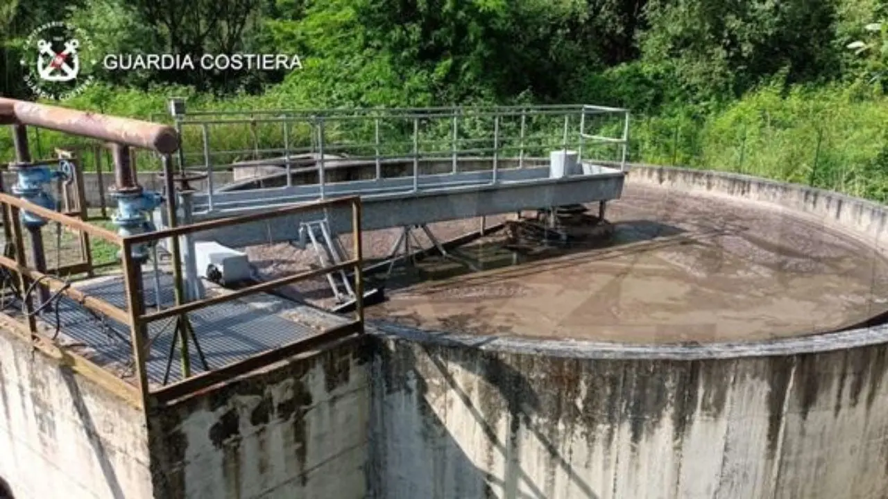 Girifalco, reflui fognari scaricati in un torrente: sequestrato il depuratore comunale