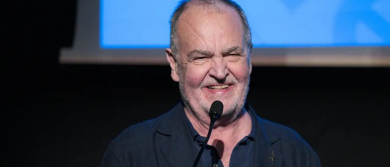 Calderoli ironizza sulle critiche dei vescovi: «Chiedo perdono per i miei peccati, ma avete visto di che colore portano i calzini?»