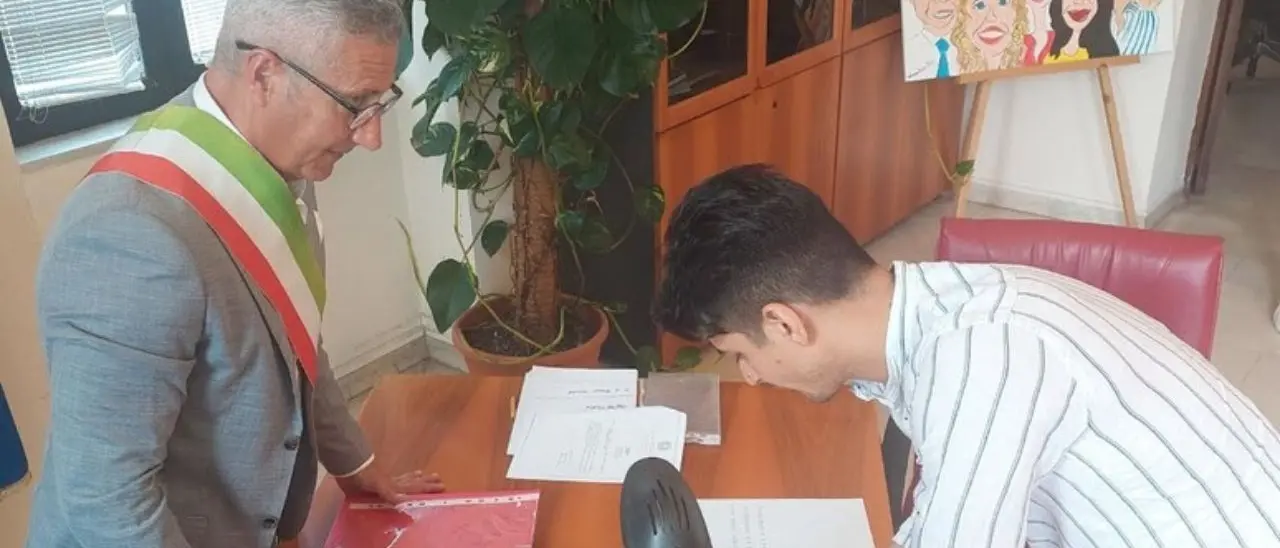 Da clandestino a cittadino italiano, si realizza il sogno di Hamid: ora fa il pizzaiolo a Taurianova