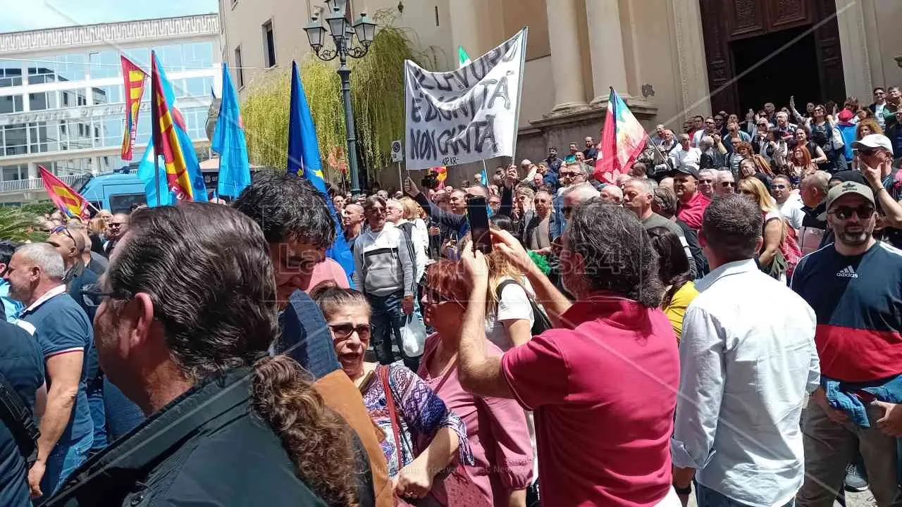 Tirocinanti Calabria, i sindacati indicono una nuova manifestazione: «Il 7 giugno a Cosenza per dire basta a una vergogna lunga 10 anni»