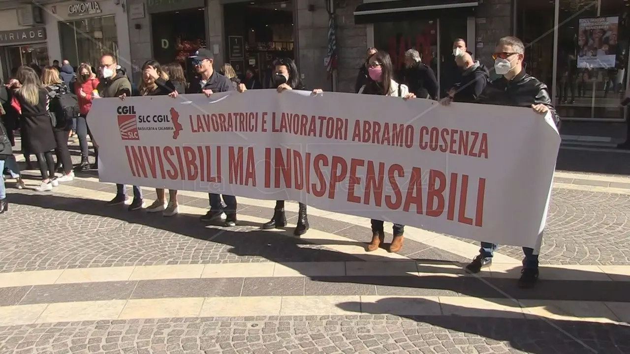 Abramo Customer Care, continua a soffiare il vento della protesta: proclamata un’altra giornata di sciopero