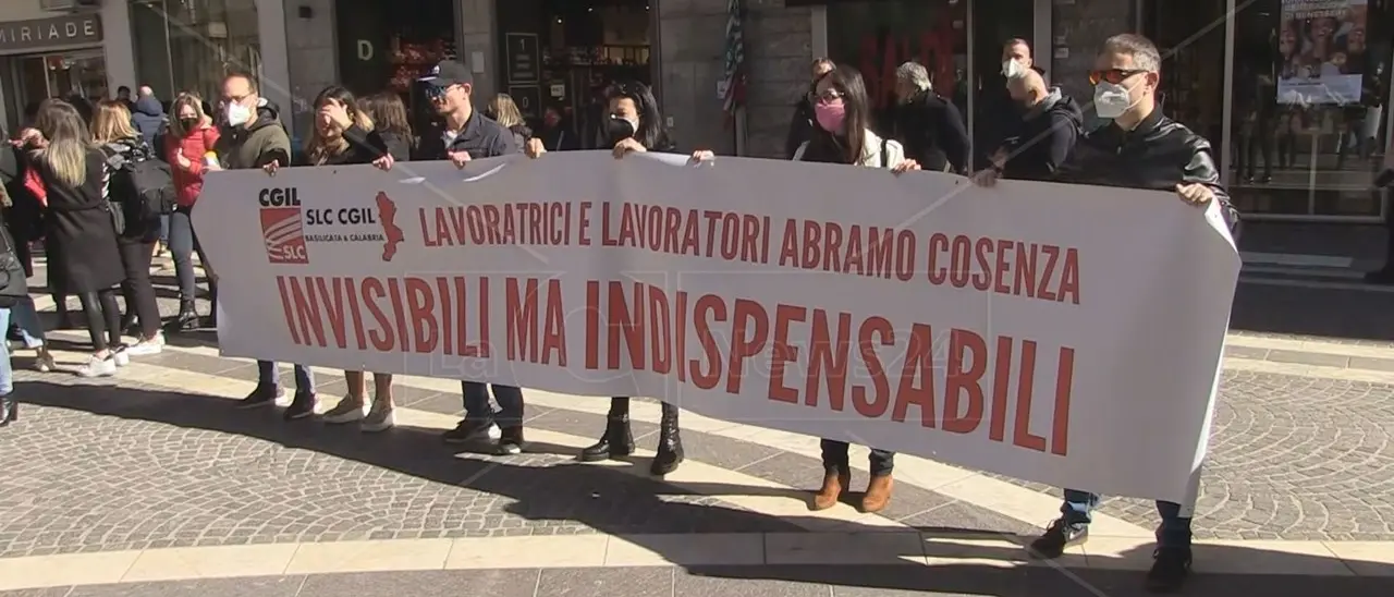 Abramo Customer Care, continua a soffiare il vento della protesta: proclamata un’altra giornata di sciopero