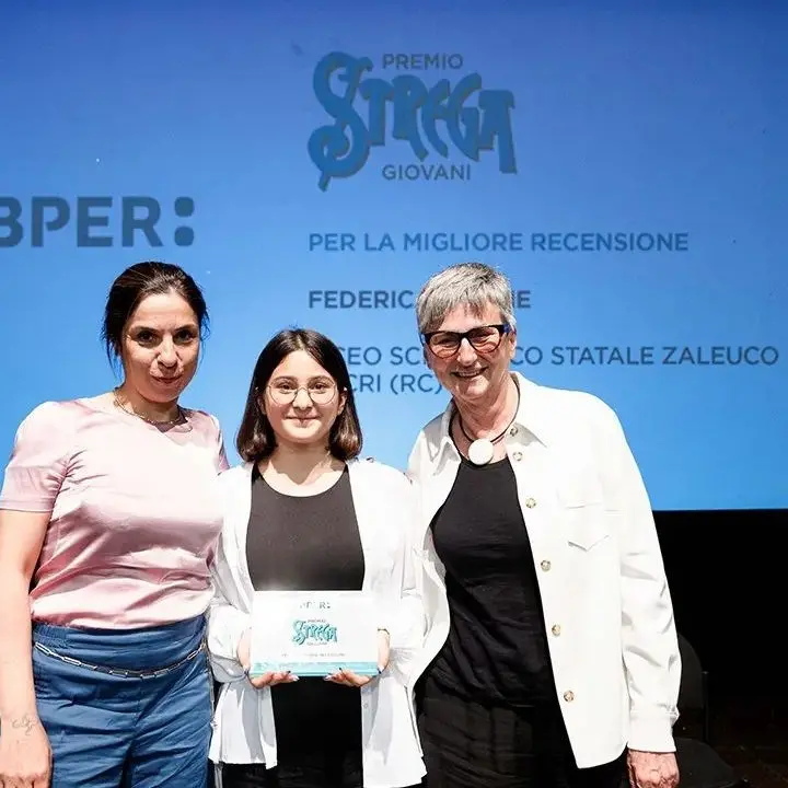Alla 16enne calabrese Federica Pitone il premio Strega giovani per la migliore recensione di un romanzo