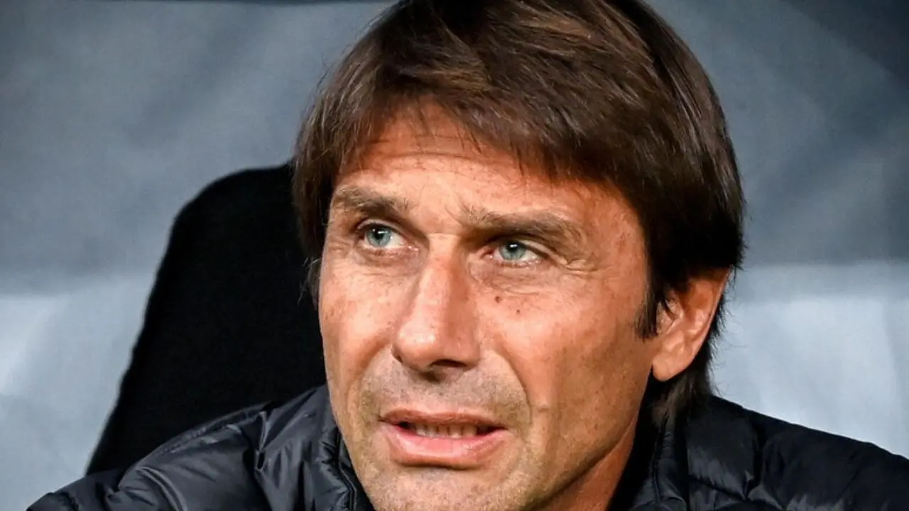 Serie A, Antonio Conte è il nuovo allenatore del Napoli: arriva l’ufficialità