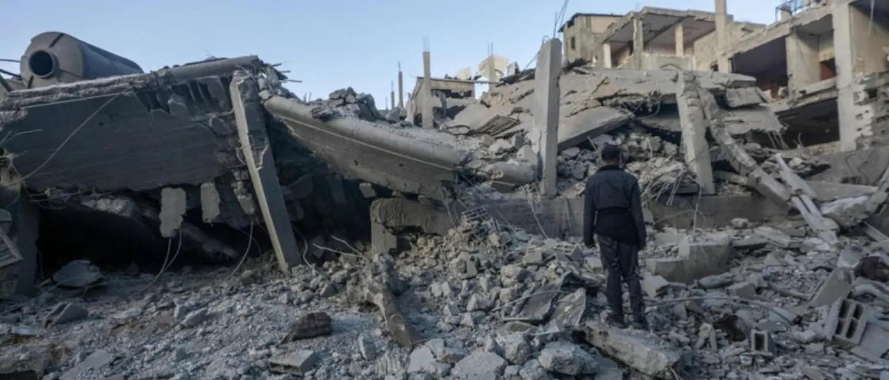 Medio Oriente, Israele colpisce una scuola a Gaza. Hamas: «Oltre 27 morti»