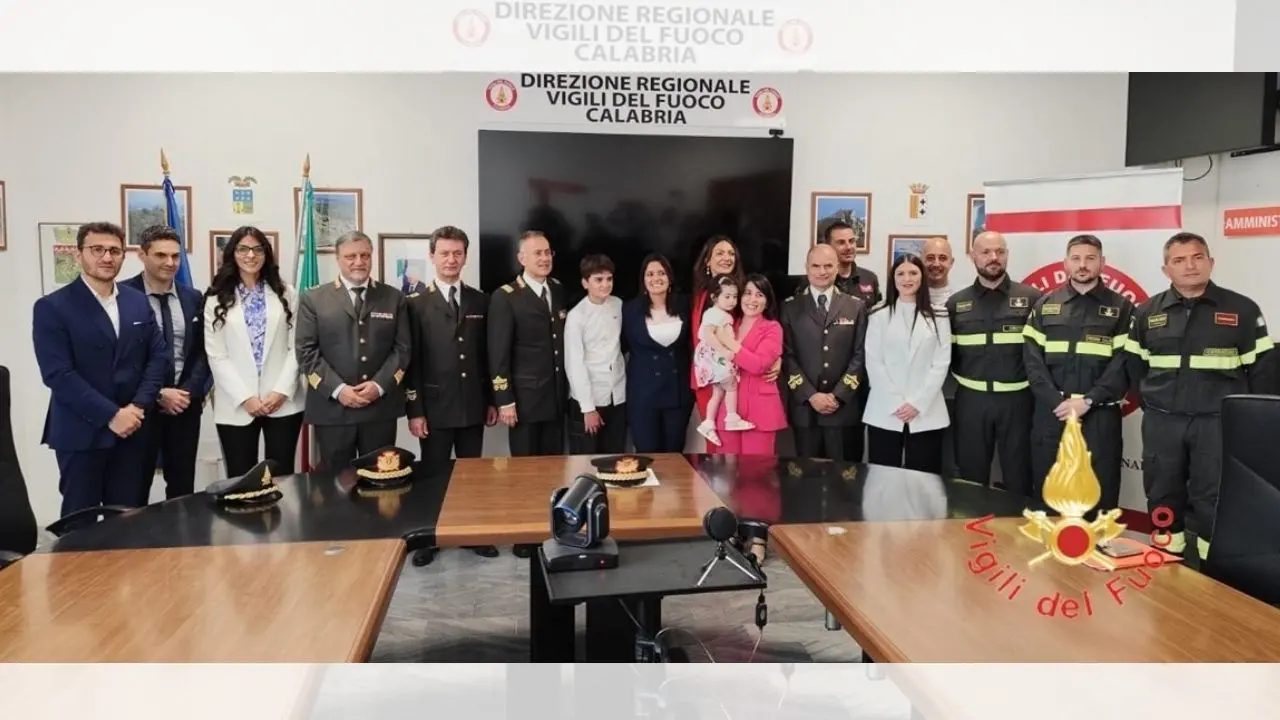 Vigili del fuoco Calabria, nuovi funzionari giurano al comando regionale