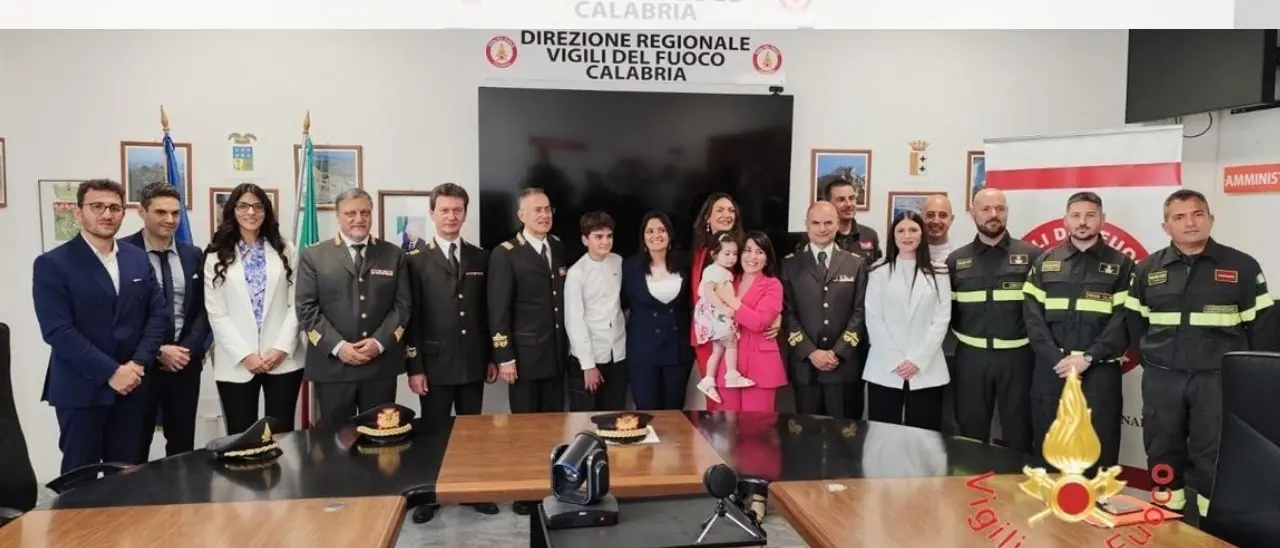 Vigili del fuoco Calabria, nuovi funzionari giurano al comando regionale