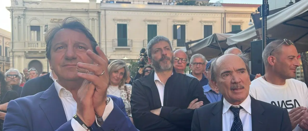 Il Movimento 5 stelle chiude la campagna elettorale a Reggio Calabria. Conte: «Giornate decisive per Italia ed Europa»