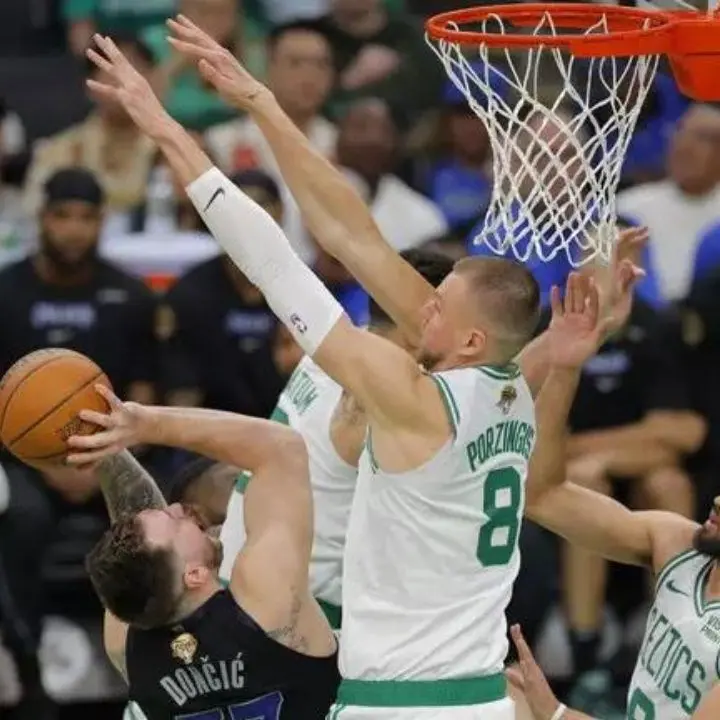 Basket, Boston parte forte e strapazza Dallas in gara 1 delle Finals Nba