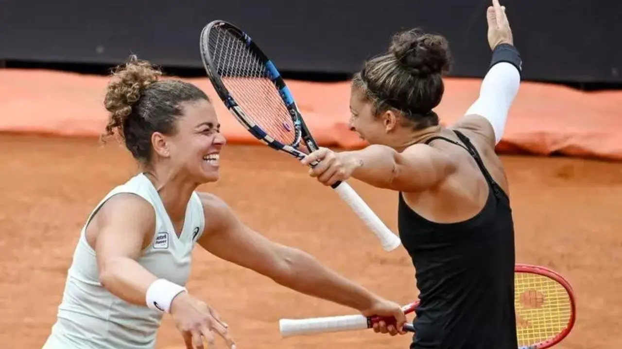 Roland Garros, Paolini e Errani conquistano la finale del doppio. E domani Jasmine deve giocare anche quella del singolo