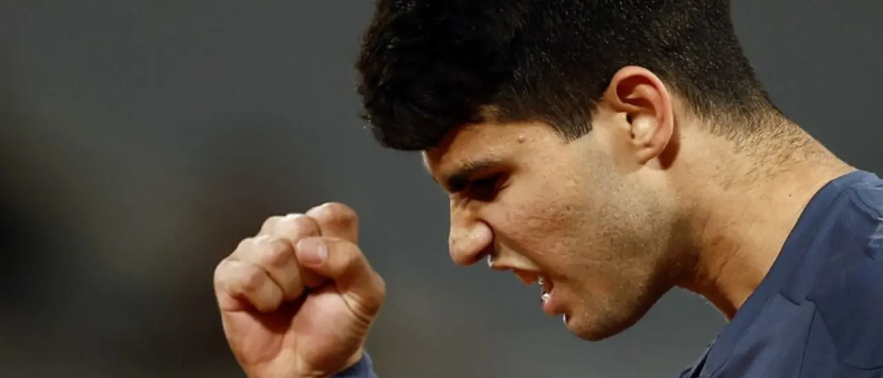 Roland Garros, il sogno di Sinner si ferma in semifinale: Alcaraz vince al quinto set