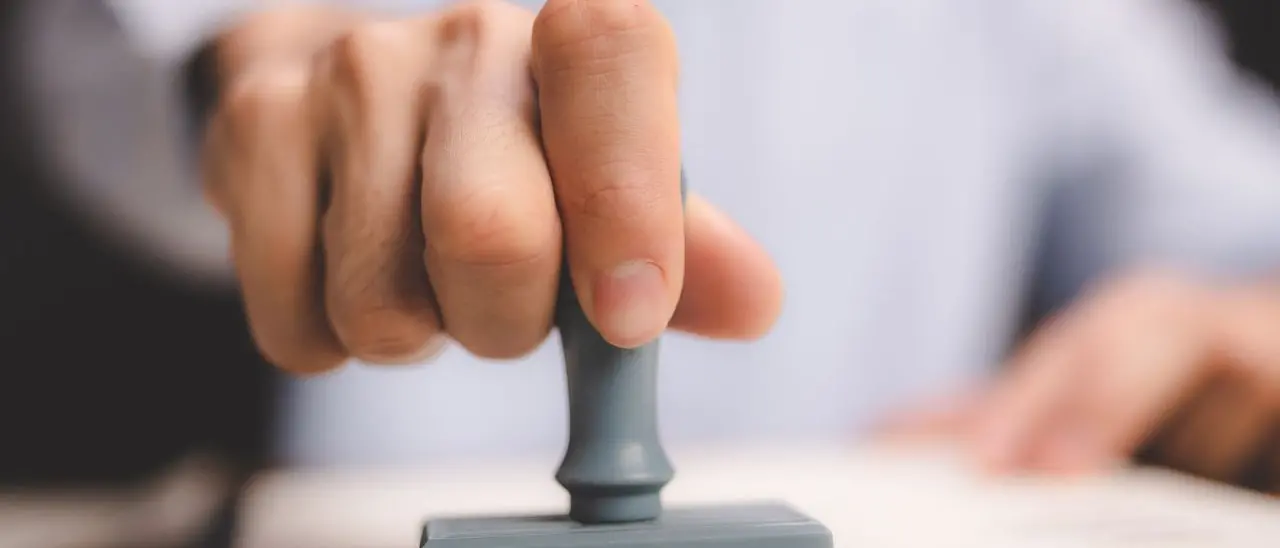 Certificati retrodatati, i dirigenti scolastici: «Non ci risultano casi di questo tipo, ci atteniamo solo alle norme vigenti»