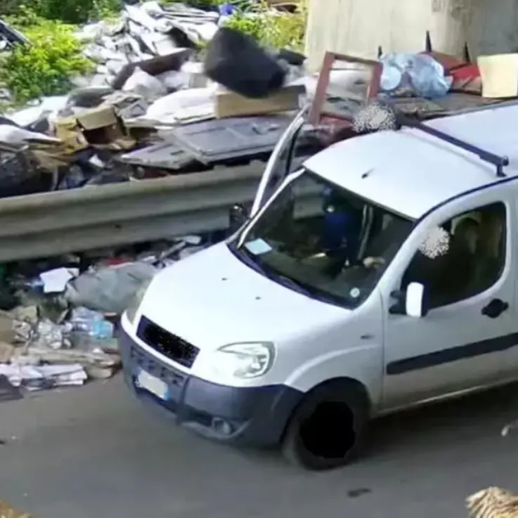 Gettavano ingombranti e rifiuti pericolosi nelle zone periferiche di Palmi, 7 denunce