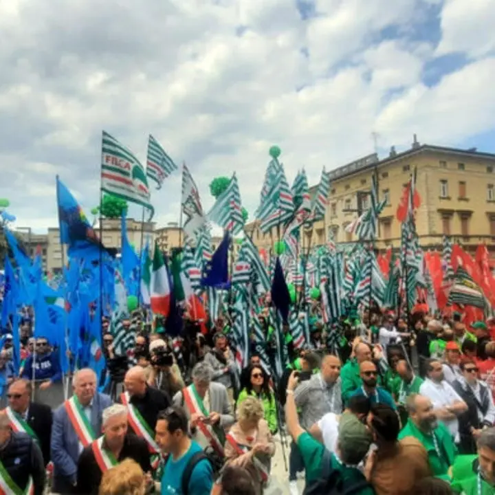 La stagione calda delle emergenze lavorative in Calabria, i sindacati chiedono un incontro a Occhiuto