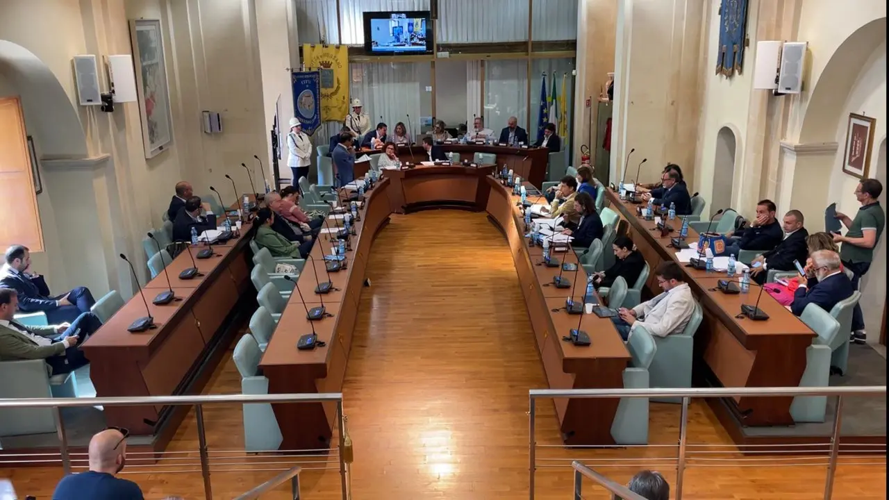 Corigliano Rossano, ecco il nuovo Consiglio comunale: 15 seggi contro 8, ma il bottino di Stasi potrebbe essere più ricco - NOMI