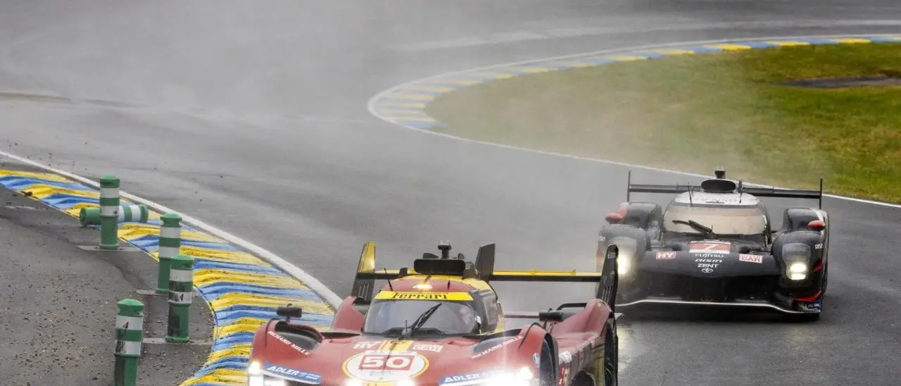 24 Ore di Le Mans, la Ferrari del calabrese Antonio Fuoco in corsa per la vittoria finale
