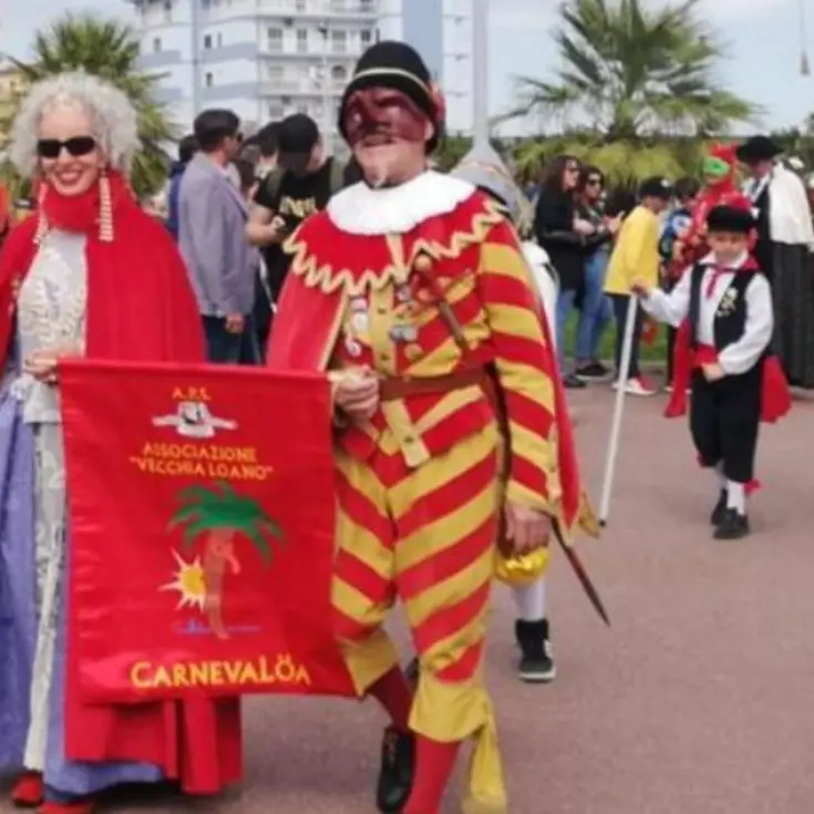 A Catanzaro sfilata di maschere da tutta Italia, musica e piatti tipici animano il quartiere Lido