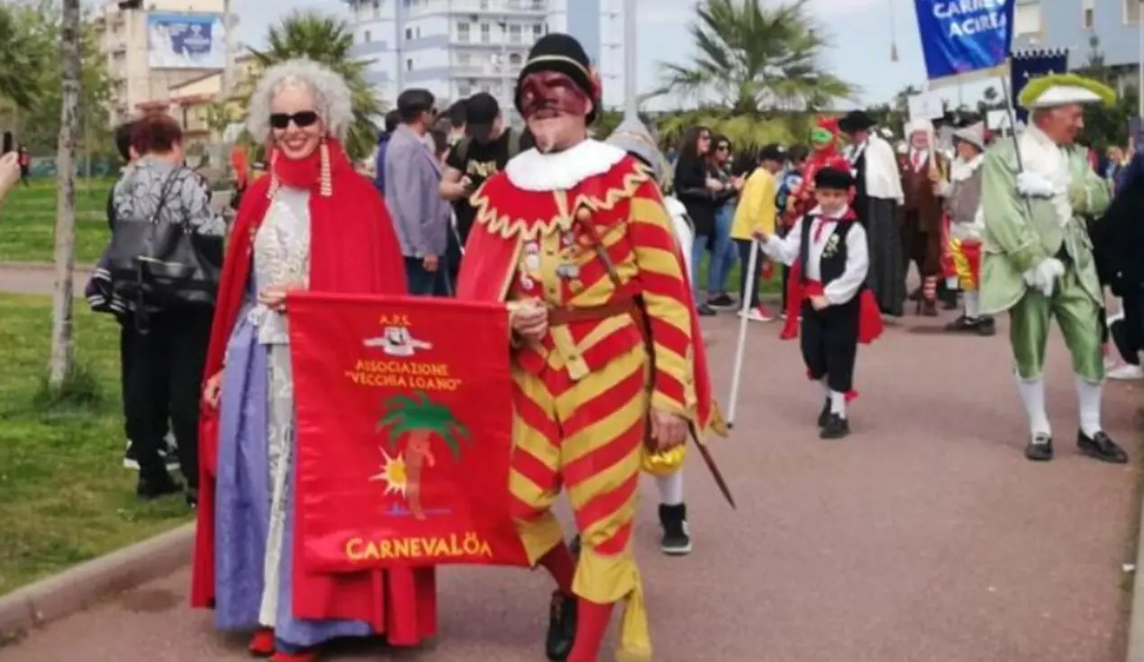 A Catanzaro sfilata di maschere da tutta Italia, musica e piatti tipici animano il quartiere Lido