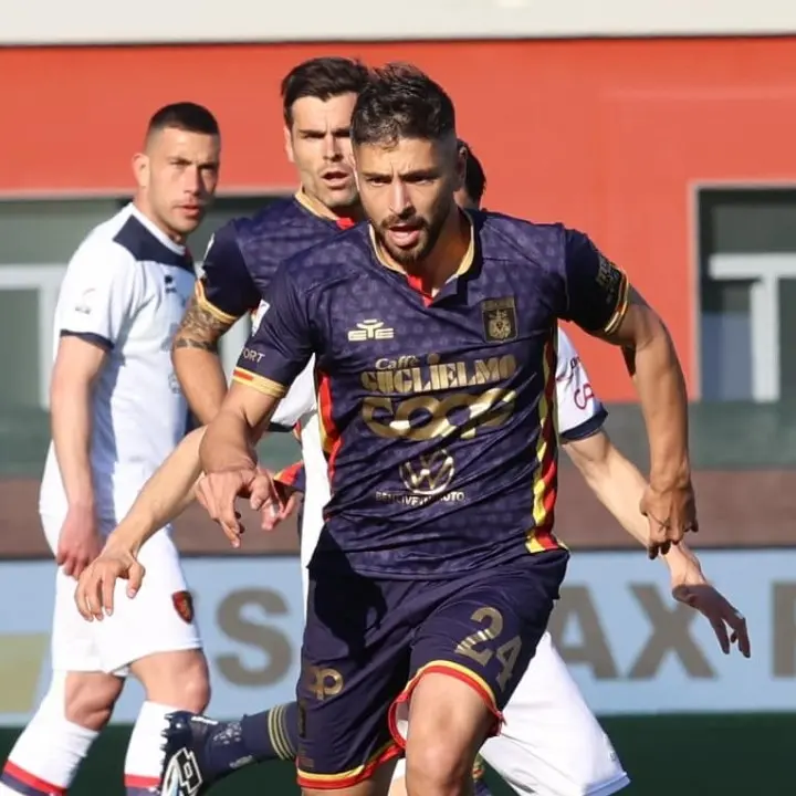 Il Catanzaro perde 3-2 a Potenza ma si gode l’ennesimo record: Iemmello aggancia Deflorio