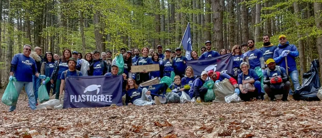 Giornata nazionale Plastic Free, il bosco Terreni Rossi di Gambarie d’Aspromonte torna a respirare: raccolti 50 sacchi di rifiuti