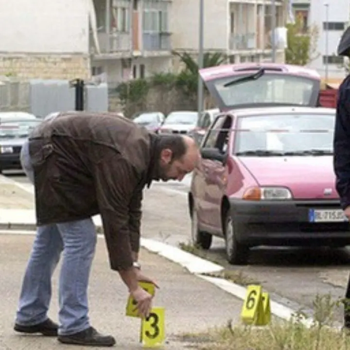 Sfila la pistola a un carabiniere e ferisce un vigile: ucciso in un conflitto a fuoco nel Vicentino