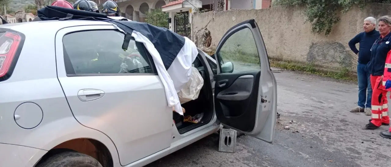Incidente nel Vibonese, sbatte con l’auto contro un muro: 31enne muore nell’impatto