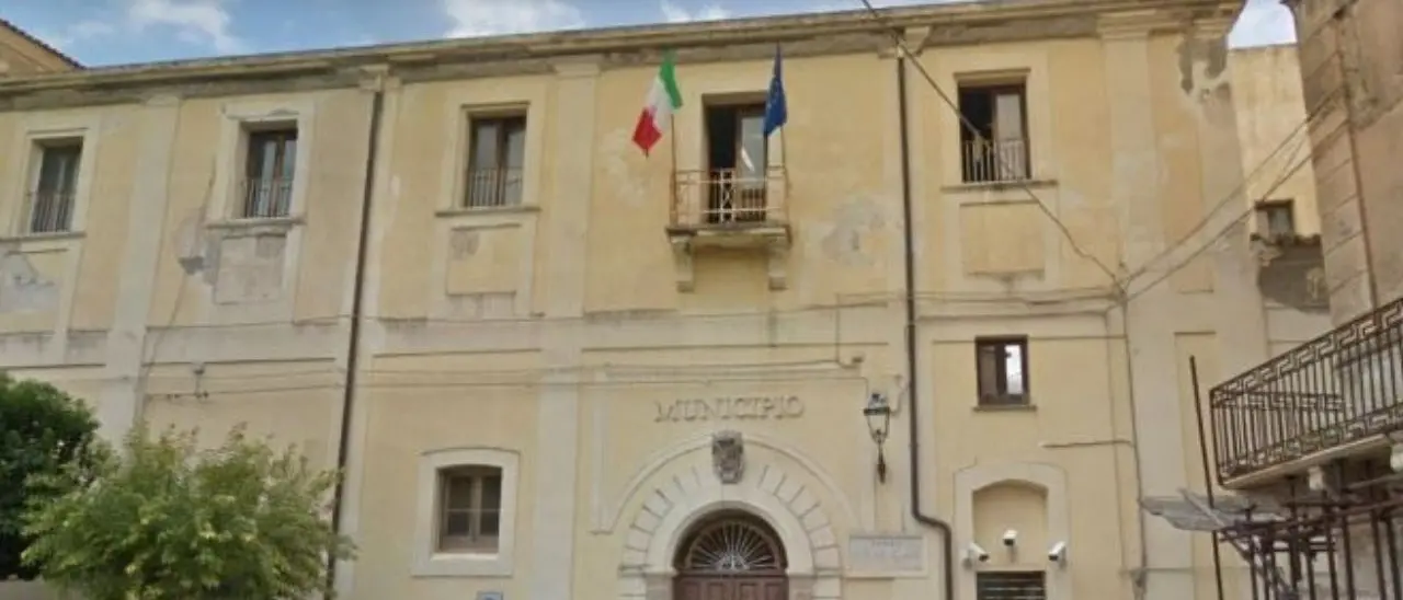 L’Espresso accende i riflettori sul Comune di Tropea e sulla Prefettura