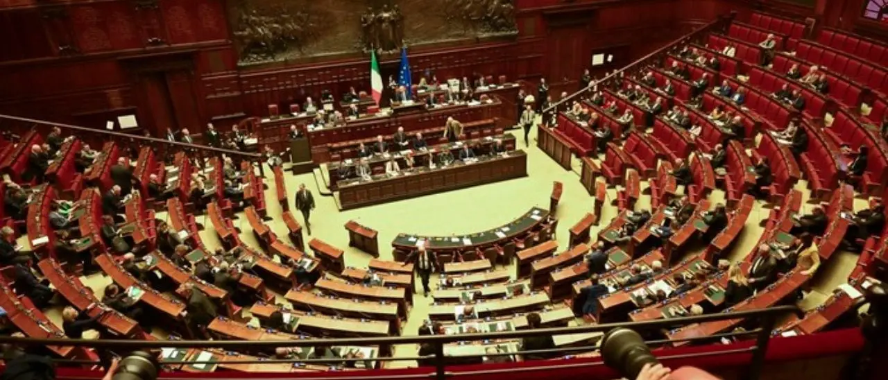 Troppe assenze, la maggioranza di governo va sotto sul Def. Meloni: «No segnale politico, solo brutta figura»