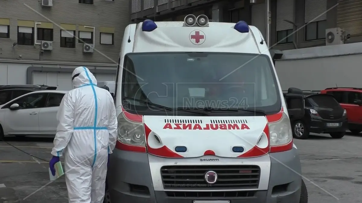 All’Asp di Cosenza la delega a reclutare sanitari per l’emergenza, Ferrari (Smi): «Nessuno da anni partecipa»