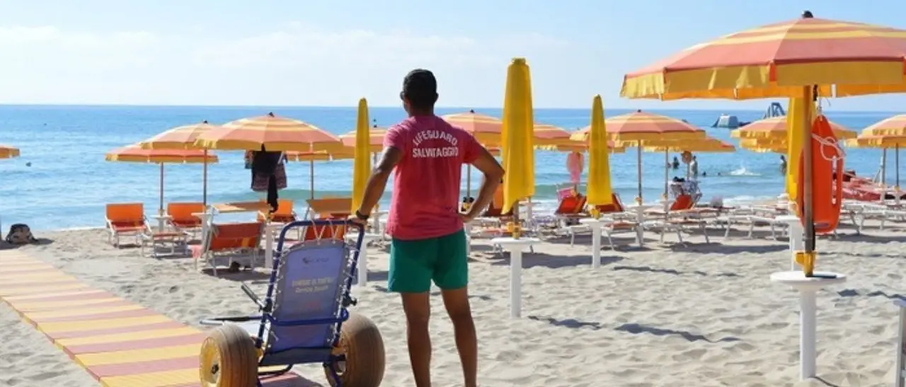 Turismo, in Calabria contratti irregolari nel 99% delle strutture: il dato shock dell’Ispettorato del lavoro