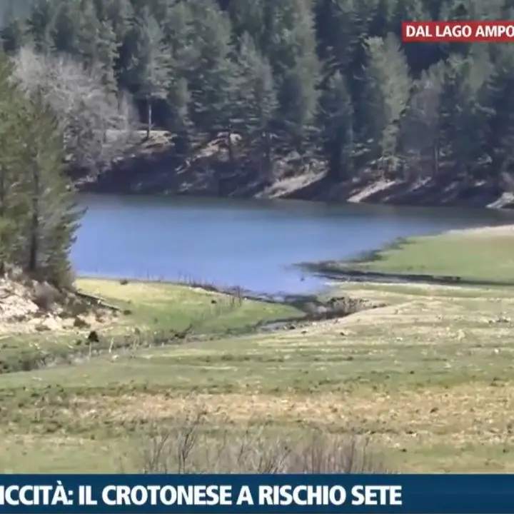 Crotone, Il paradosso del lago Ampollino che con i suoi 130 mln di metri cubi d’acqua rischia di lasciare a secco residenti e aziende