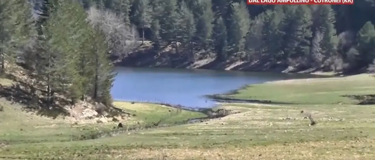 Crotone, Il paradosso del lago Ampollino che con i suoi 130 mln di metri cubi d’acqua rischia di lasciare a secco residenti e aziende