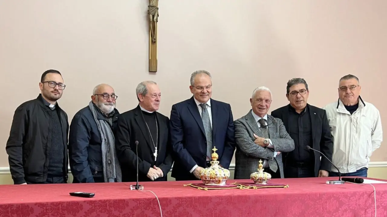 Le nuove corone per la Madonna di Polsi realizzate dall’orafo Michele Affidato