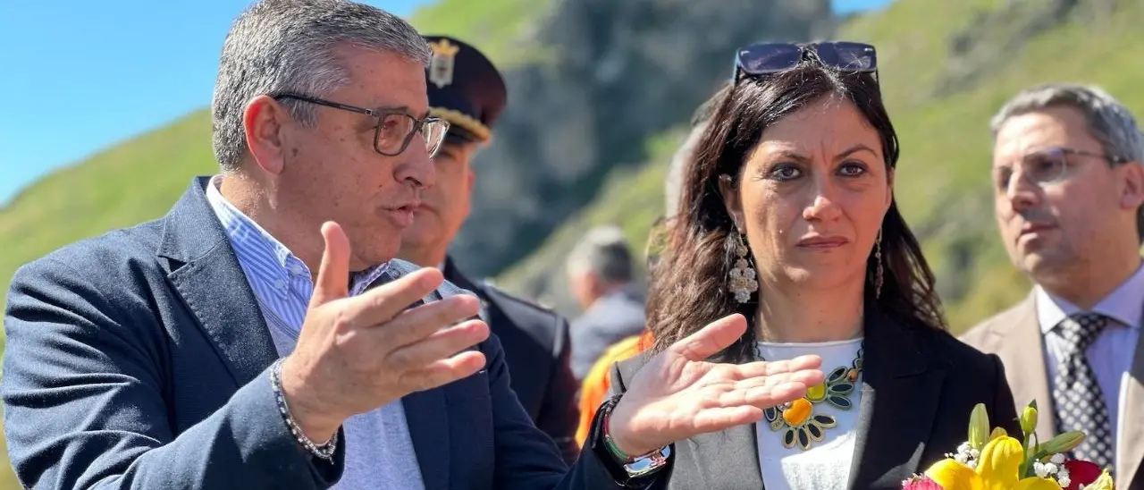 Strada Cassano Civita, inaugurazione con polemiche. Papasso: «Abbiamo aperto un’arteria non sicura, la Provincia deve fare di più»