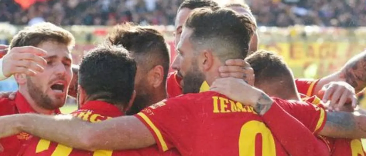 Supercoppa Serie C, il Catanzaro vince in rimonta contro la Feralpisalò: finale 2 a 1