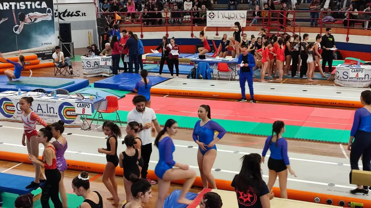 Sold out al Palazzetto di Cosenza per le regionali di ginnastica artistica. Più di 500 gli atleti arrivati da Calabria e Basilicata