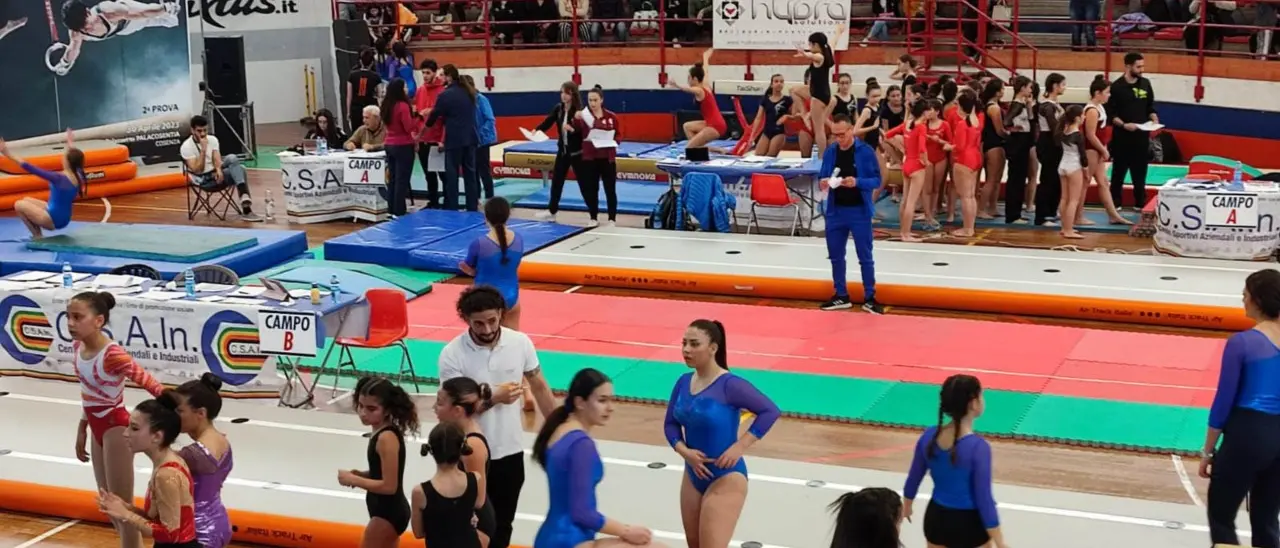 Sold out al Palazzetto di Cosenza per le regionali di ginnastica artistica. Più di 500 gli atleti arrivati da Calabria e Basilicata