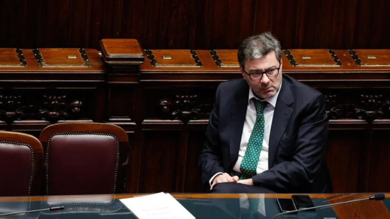 Decreto lavoro 2023, il ministro dell‘Economia Giorgetti: «In busta paga fino a 100 euro in più»