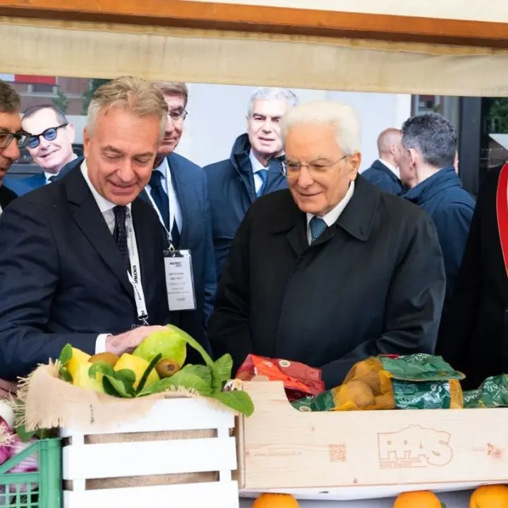 Macfrut 2023, il Presidente della Repubblica Mattarella visita lo stand della Calabria