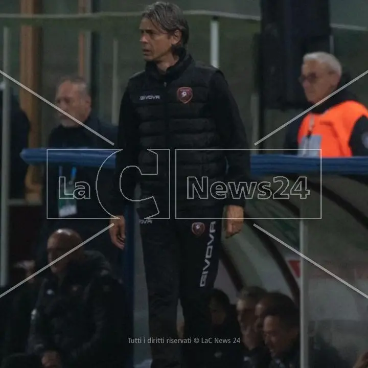 Reggina: un finale di stagione più in tribunale che in campo. A Frosinone la sconfitta numero 16