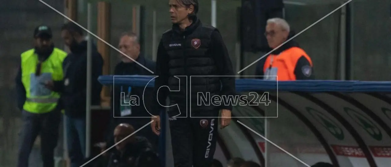 Reggina: un finale di stagione più in tribunale che in campo. A Frosinone la sconfitta numero 16