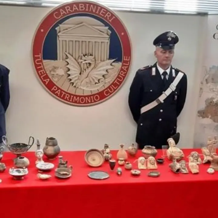 Traffico reperti archeologici: a Crotone la restituzione beni a Italia, Perù ed Ecuador