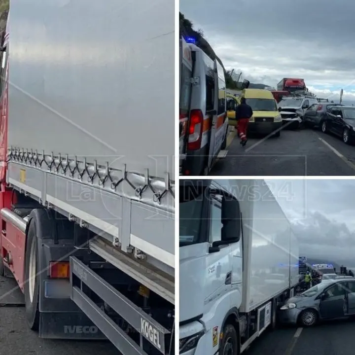 Incidente sull’A2, tamponamento a catena tra Sant’Onofrio e Pizzo: 10 feriti