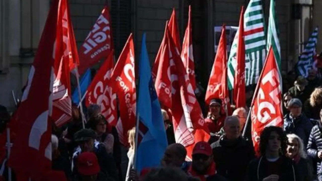 Il Governo nel mirino dei sindacati calabresi: «Non mantiene gli impegni, pronti alla mobilitazione nazionale»